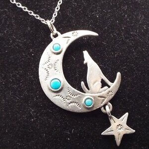 JJ 1988 JONETTE JEWELRY WOLF OR COYOTE HOWLING AT THE CRESCENT MOON NECKLACE 67